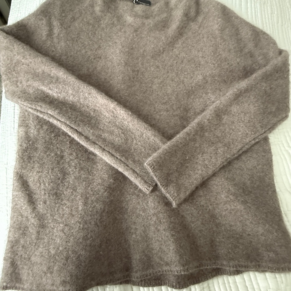Bloomingdale's Women's Sweater in Warm Tan